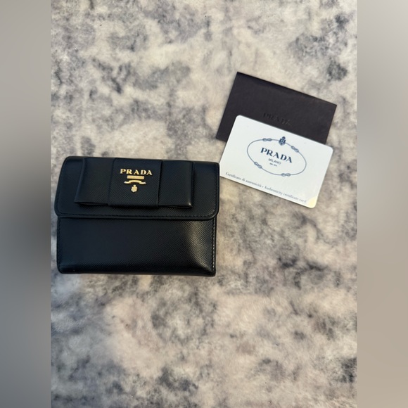 Prada Black Saffiano Leather Wallet - Picture 1 of 4